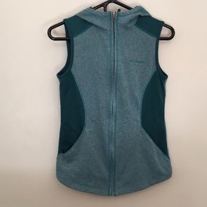 Columbia Hooded Thin Vest